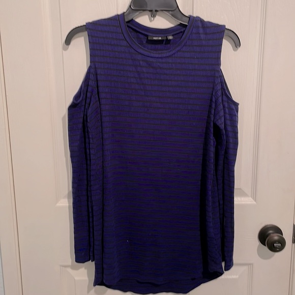 APT 9 striped cold shoulder ribbed long sleeve crew neck tunic sweater - Picture 1 of 5